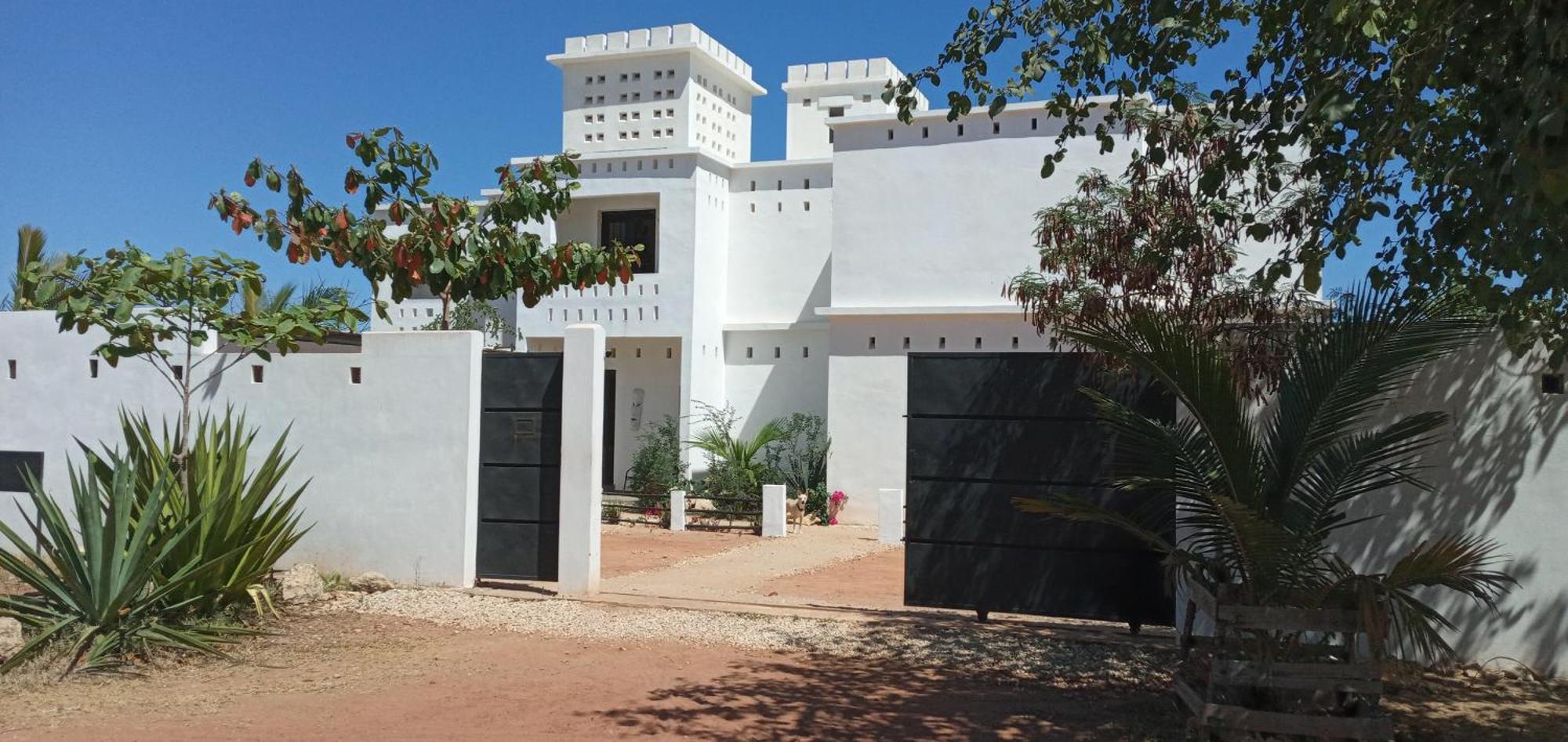 Cytyz Appart Hotel Mahajanga Exterior foto